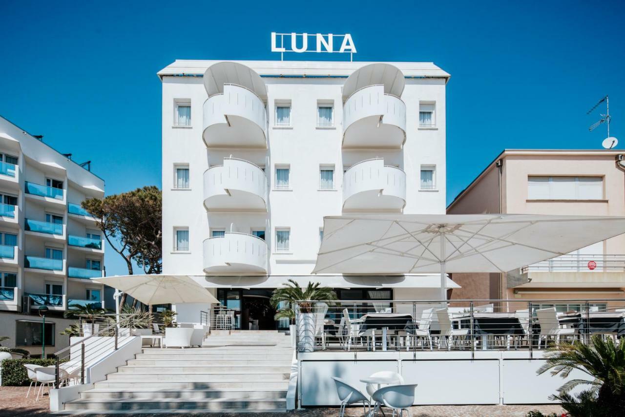 Hotel Luna Lignano Sabbiadoro Exterior photo