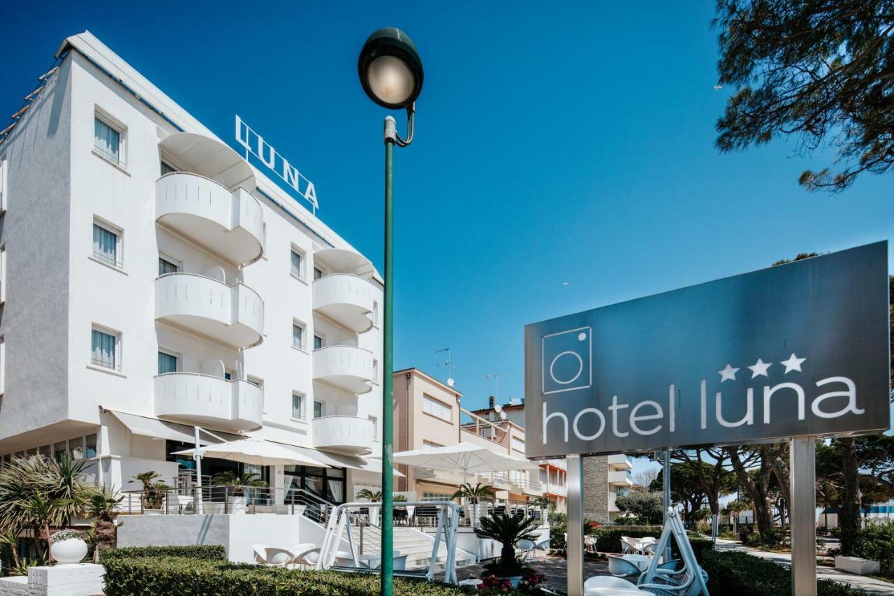 Hotel Luna Lignano Sabbiadoro Exterior photo